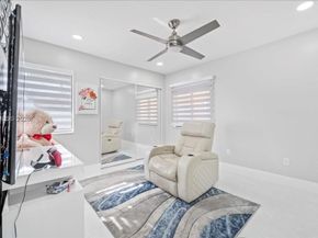 11611 SW 9th Ct, Pembroke Pines FL 33025