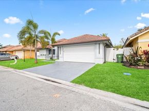 11611 SW 9th Ct, Pembroke Pines FL 33025