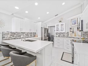 11611 SW 9th Ct, Pembroke Pines FL 33025