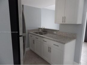 1990 NW 4th Ct 8, Miami FL 33136