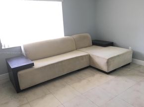 1990 NW 4th Ct 8, Miami FL 33136