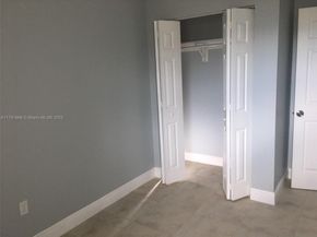 1990 NW 4th Ct 8, Miami FL 33136