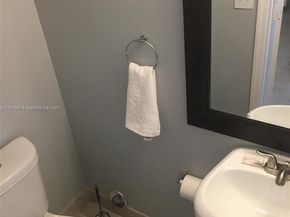 1990 NW 4th Ct 8, Miami FL 33136