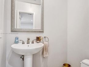 3671 N 47th Ave, Hollywood FL 33021