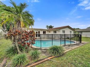 3671 N 47th Ave, Hollywood FL 33021