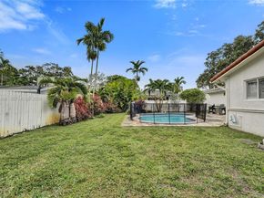 3671 N 47th Ave, Hollywood FL 33021