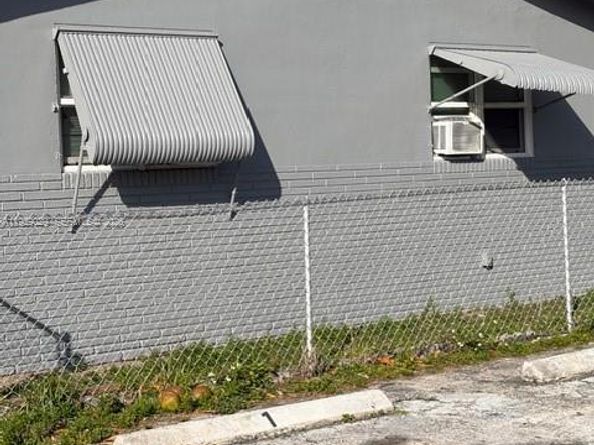 1913 SW Gardenia Rd, Fort Lauderdale FL 33317