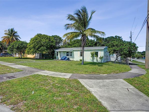 301 NW 190th St, Miami Gardens FL 33169