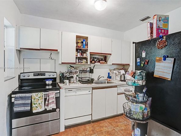 301 NW 190th St, Miami Gardens FL 33169