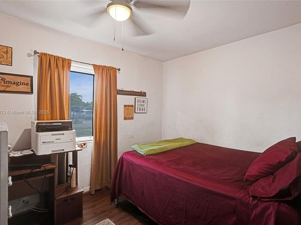 301 NW 190th St, Miami Gardens FL 33169