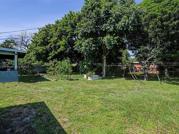 301 NW 190th St, Miami Gardens FL 33169