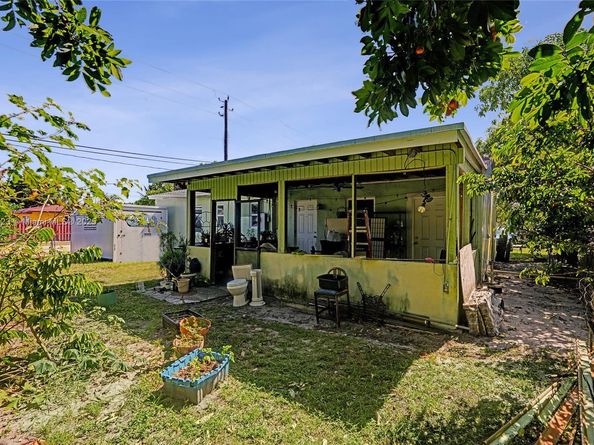 301 NW 190th St, Miami Gardens FL 33169