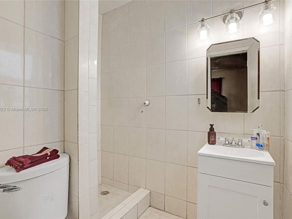 301 NW 190th St, Miami Gardens FL 33169