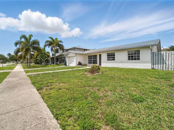 11641 NW 42nd St, Sunrise FL 33323