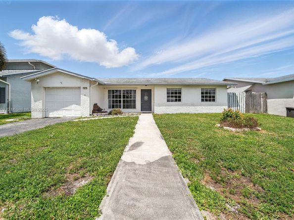 11641 NW 42nd St, Sunrise FL 33323