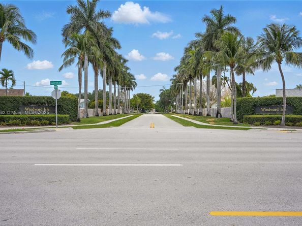 11641 NW 42nd St, Sunrise FL 33323
