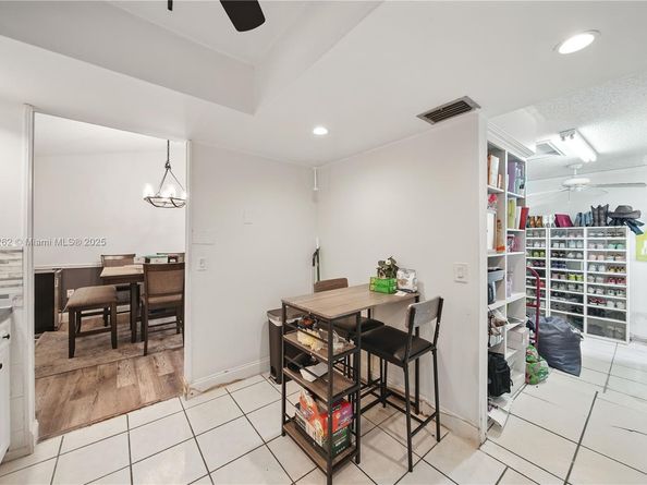 11641 NW 42nd St, Sunrise FL 33323