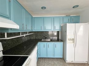 671 NE 195th St 425E, Miami FL 33179