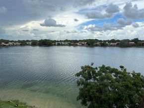 671 NE 195th St 425E, Miami FL 33179