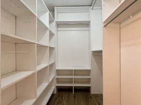 671 NE 195th St 425E, Miami FL 33179