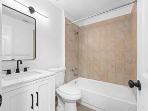 720 Cypress Ln F9, Deerfield Beach FL 33064