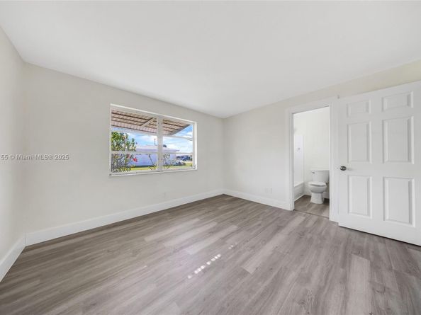 2520 NW 2nd Dr, Pompano Beach FL 33064