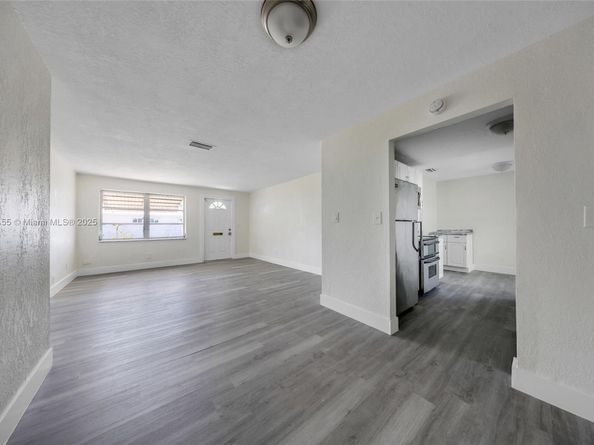 2520 NW 2nd Dr, Pompano Beach FL 33064