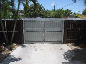 9900 SW 164th Ter, Miami FL 33157