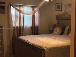 5306 Roosevelt St, Hollywood FL 33021
