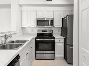 6851 SW 44th St 210, Miami FL 33155