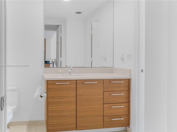 50 Biscayne Blvd 1505, Miami FL 33132