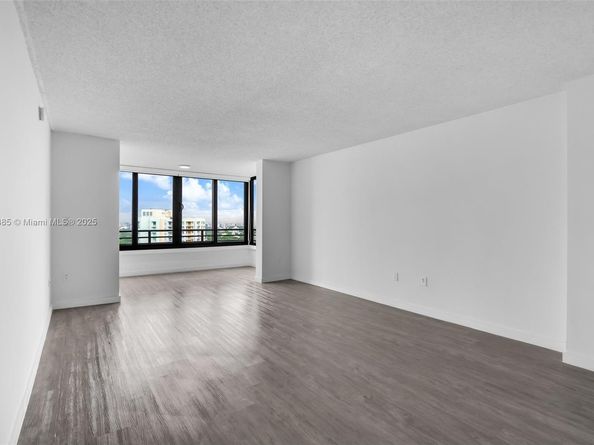 2333 Brickell Ave PH208, Miami FL 33129