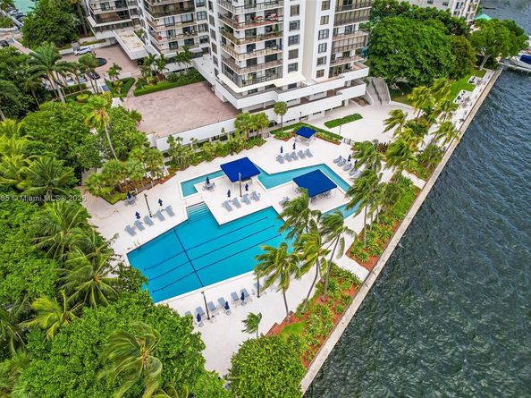 2333 Brickell Ave PH208, Miami FL 33129