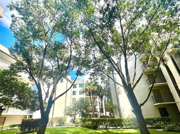 6190 Woodlands Blvd 517, Tamarac FL 33319