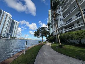 901 Brickell Key Blvd 3607, Miami FL 33131
