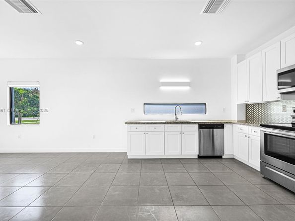 18750 SW 117th Ave, Miami FL 33177