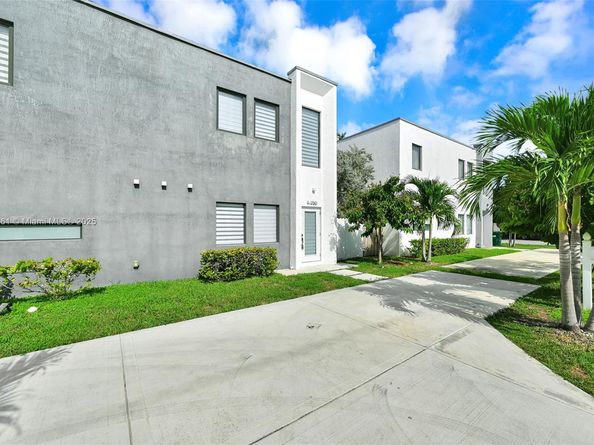 18750 SW 117th Ave, Miami FL 33177