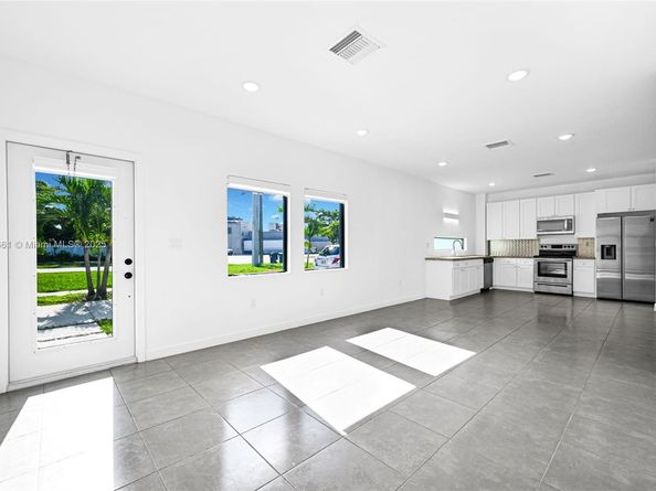 18750 SW 117th Ave, Miami FL 33177