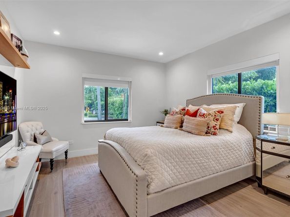 6235 Alton Rd, Miami Beach FL 33140