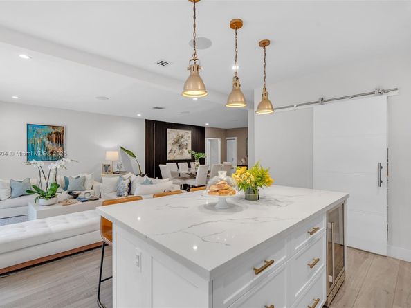 6235 Alton Rd, Miami Beach FL 33140