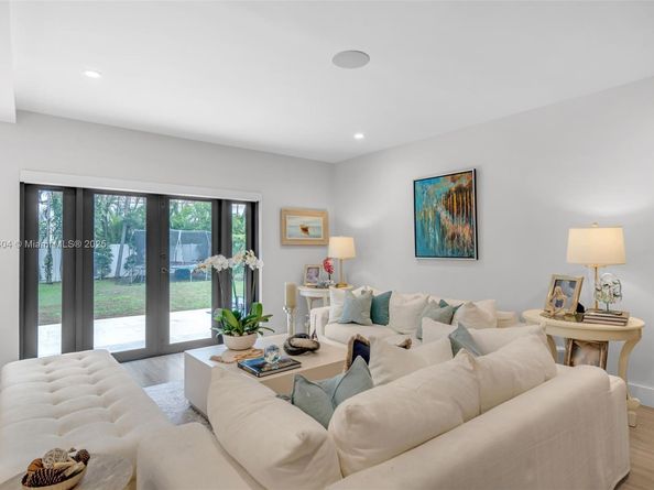 6235 Alton Rd, Miami Beach FL 33140