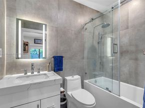 6235 Alton Rd, Miami Beach FL 33140