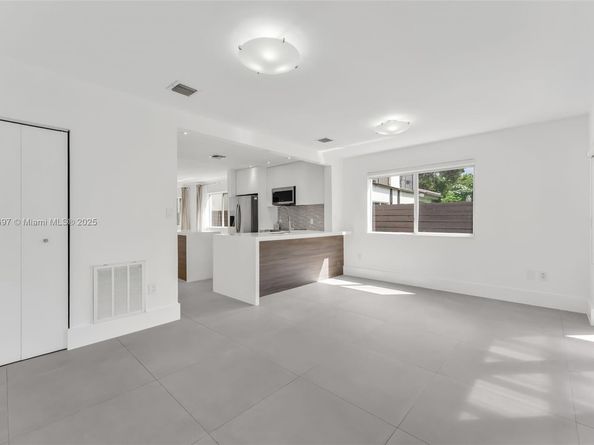 2924 Bridgeport Ave, Miami FL 33133