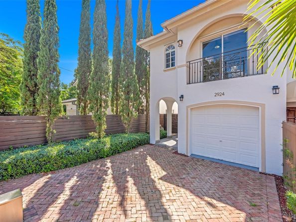 2924 Bridgeport Ave, Miami FL 33133