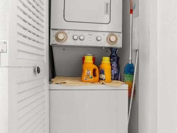 1101 Colony Point Cir 307, Pembroke Pines FL 33026