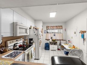 1101 Colony Point Cir 307, Pembroke Pines FL 33026