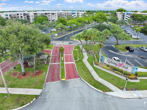 1101 Colony Point Cir 307, Pembroke Pines FL 33026