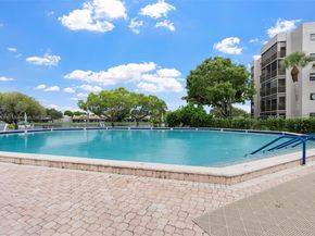 1101 Colony Point Cir 307, Pembroke Pines FL 33026