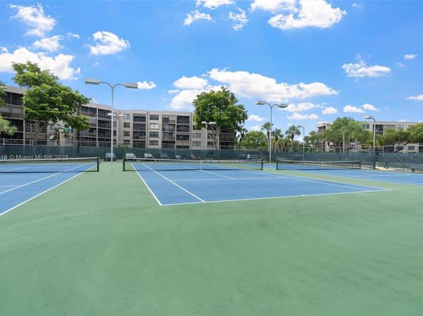 1101 Colony Point Cir 307, Pembroke Pines FL 33026