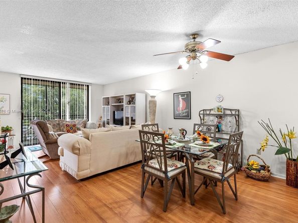 1101 Colony Point Cir 307, Pembroke Pines FL 33026